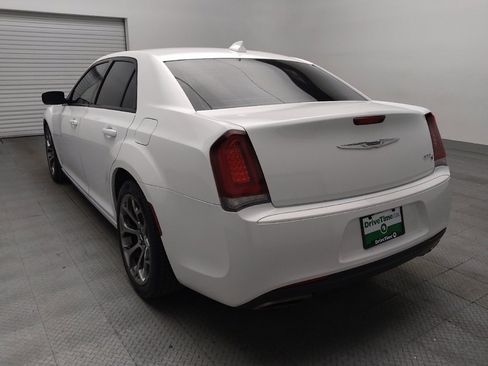 Used 2018 Chrysler 300 S RWD image 5