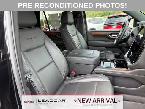 Used 2025 GMC Yukon Denali w/ Sun & Power Step Package AWD/4WD image 11