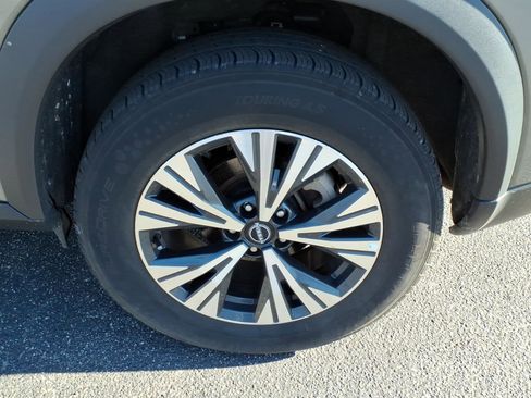 Used 2023 Nissan Rogue SV image 25