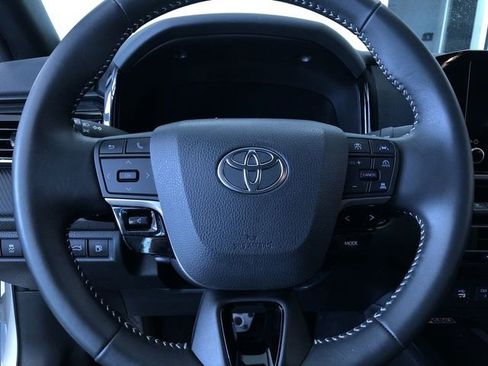 Certified 2025 Toyota Camry SE image 25