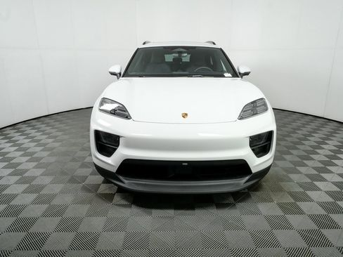 New 2025 Porsche Macan 4S Electric image 38