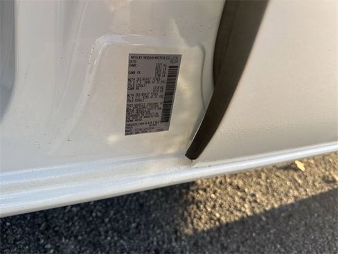 Used 2024 Nissan Frontier SV w/ SV Convenience Package image 34