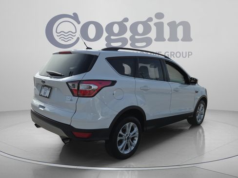 Used 2018 Ford Escape SE AWD/4WD image 5