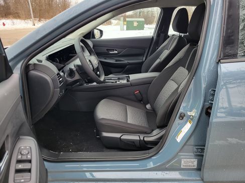 New 2026 Nissan Sentra SV w/ SV Convenience Package FWD image 10
