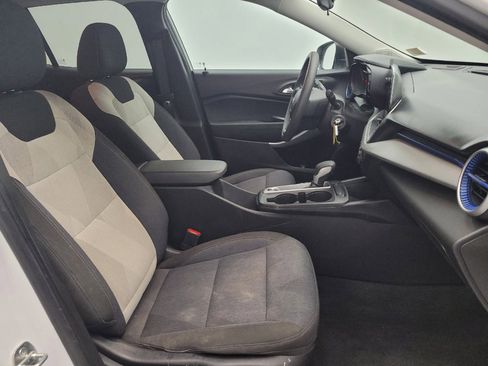 Used 2024 Chevrolet Trax LS FWD image 21