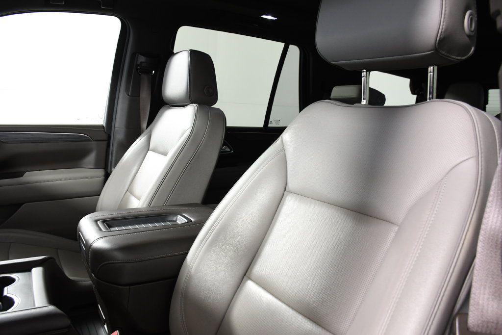 Used 2021 GMC Yukon SLT w/ SLT Premium Package AWD/4WD image 17