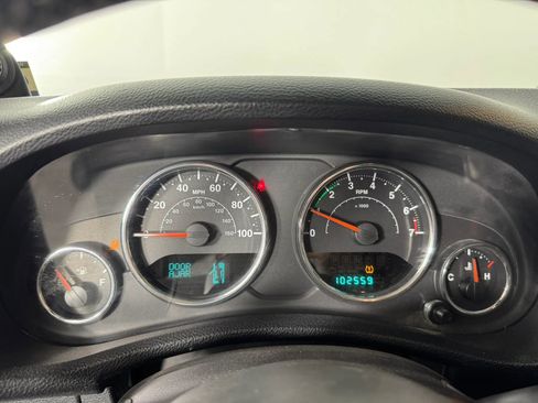 Used 2013 Jeep Wrangler Sport image 13