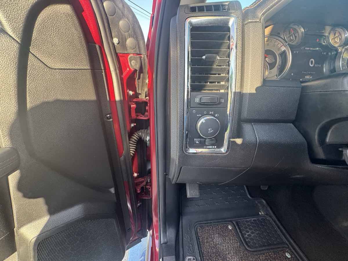 Used 2015 RAM 1500 Laramie Longhorn w/ Convenience Group AWD/4WD image 15