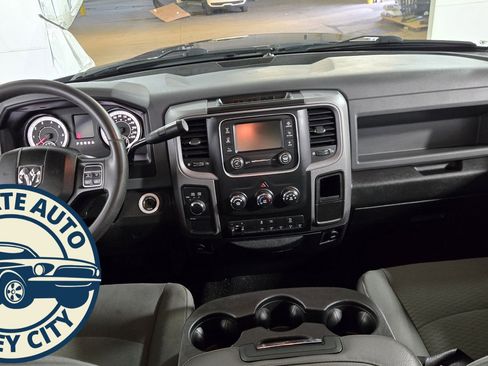 Used 2018 RAM 2500 Tradesman w/ Snow Chief Group image 25