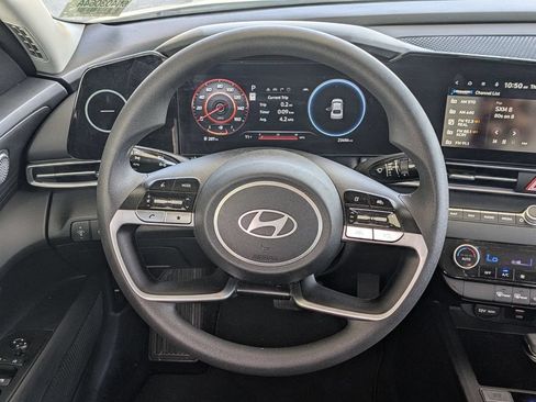 Used 2024 Hyundai Elantra SEL FWD image 39