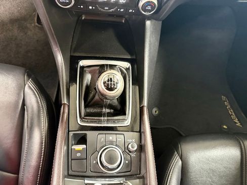 Used 2017 MAZDA MAZDA3 Touring FWD image 16