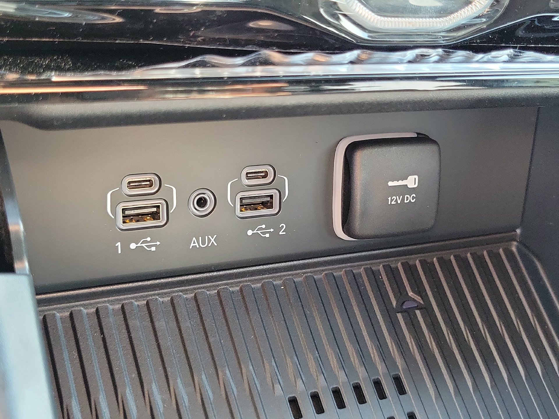 New 2026 Jeep Grand Cherokee Altitude RWD image 10