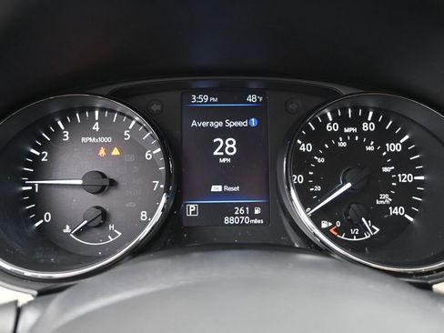 Used 2020 Nissan Rogue Sport SV image 18