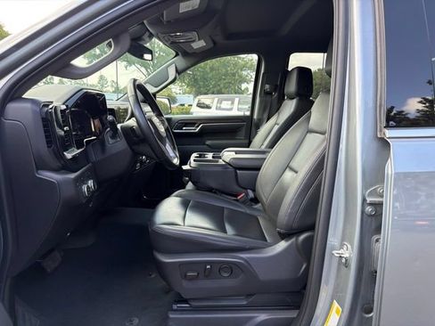 Used 2025 GMC Sierra 1500 SLT AWD/4WD image 16