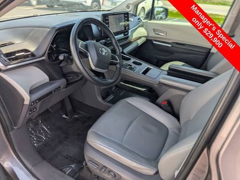 Used 2021 Toyota Sienna XLE w/ XLE Plus Package AWD/4WD image 10