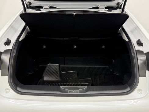 Used 2024 Toyota Prius LE image 11