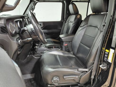 Used 2021 Jeep Wrangler Unlimited Sahara AWD/4WD image 18