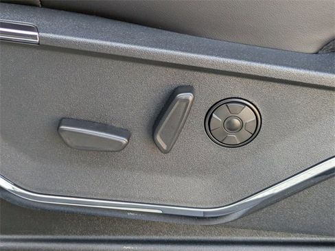 Used 2025 Ford F350 Platinum w/ FX4 Off-Road Package image 19