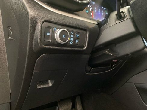 Used 2021 Ford Explorer XLT w/ Equipment Group 202A AWD/4WD image 19