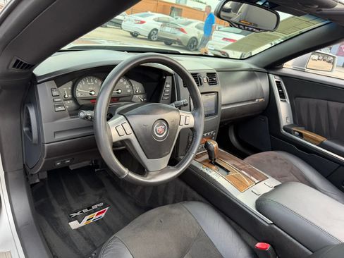 Used 2007 Cadillac XLR V RWD image 21