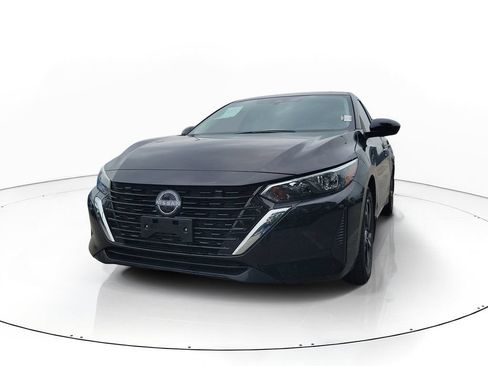 Used 2025 Nissan Sentra SV FWD image 2