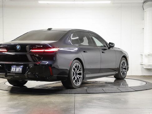 Used 2026 BMW 750e xDrive w/ Executive Package AWD/4WD image 6