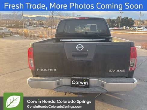 Used 2012 Nissan Frontier SV w/ SV Premium Utility Pkg image 4
