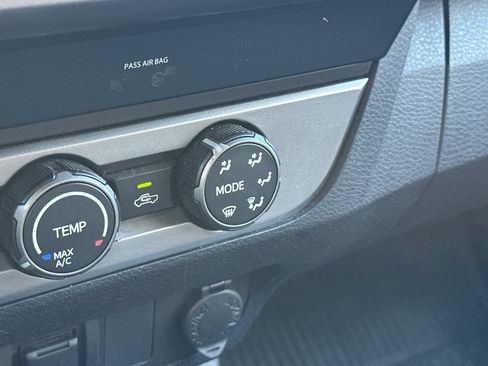 Used 2020 Toyota Tacoma SR5 RWD image 27
