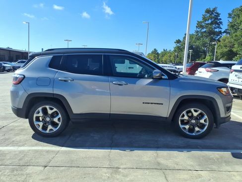 Used 2019 Jeep Compass Limited FWD image 9
