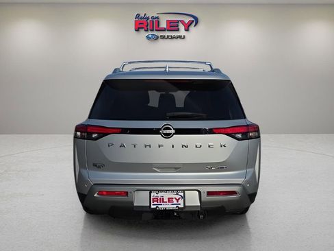 Used 2024 Nissan Pathfinder SL w/ SL Premium Package image 4