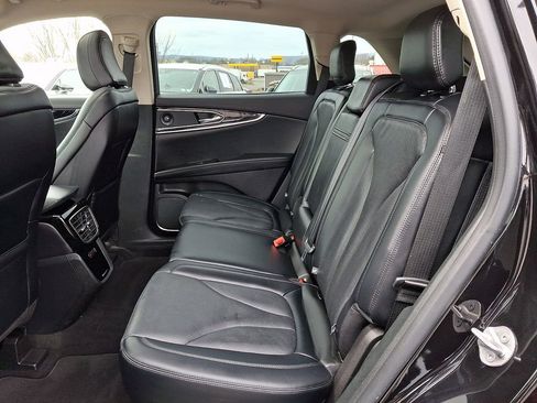 Used 2023 Lincoln Nautilus Reserve w/ Equipment Group 201A image 10