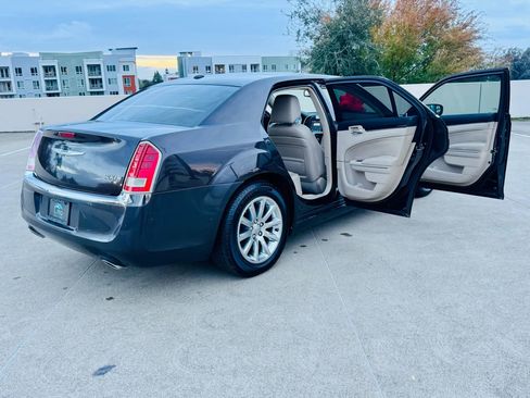 Used 2012 Chrysler 300 Limited RWD image 42