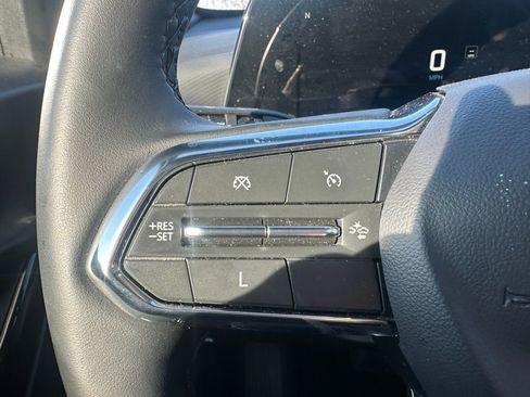 Used 2025 Chevrolet Equinox LT image 11