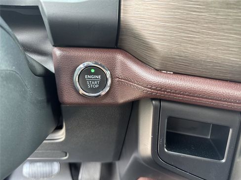 Used 2024 Ford Expedition Limited RWD image 24
