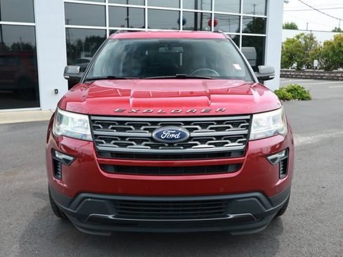Used 2019 Ford Explorer XLT w/ Equipment Group 202A FWD image 2
