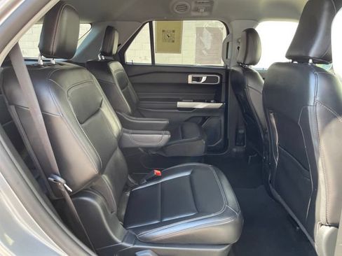 Used 2023 Ford Explorer XLT w/ Equipment Group 202A AWD/4WD image 33