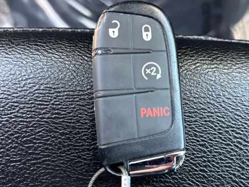 Used 2025 Jeep Compass Limited AWD/4WD image 24