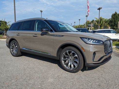 New 2025 Lincoln Aviator 2WD w/ Equipment Group 101A image 3
