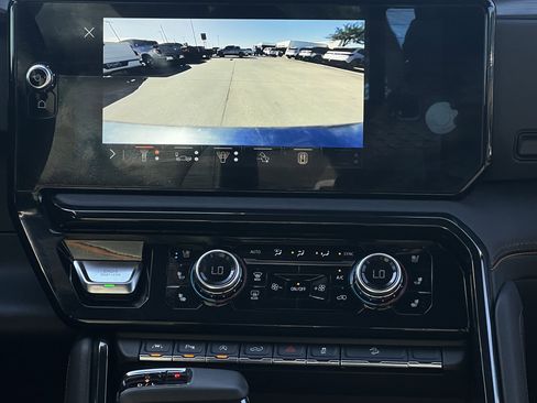 Used 2024 GMC Sierra 1500 AT4 w/ Technology Package image 18