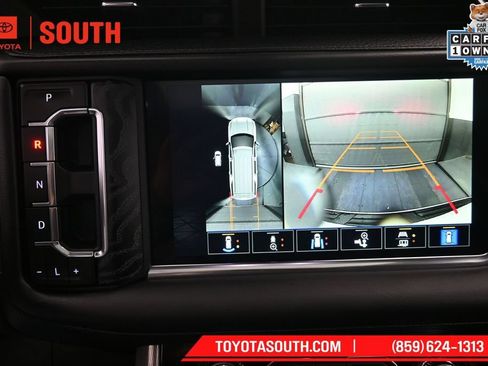 Used 2024 GMC Yukon Denali AWD/4WD image 19