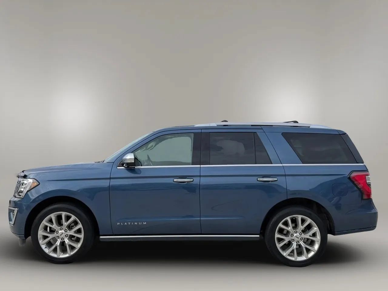 Used 2019 Ford Expedition Platinum AWD/4WD image 4