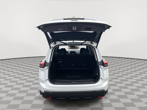 New 2026 Nissan Rogue SV AWD/4WD image 12