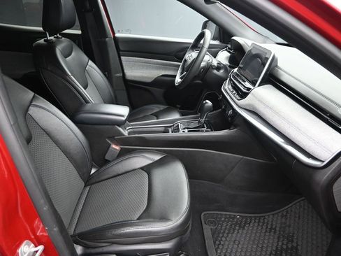 Used 2025 Jeep Compass Latitude w/ Sun & Sound Group image 40