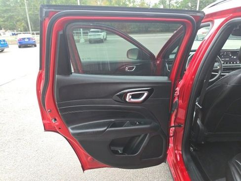 Used 2023 Jeep Compass Limited image 24