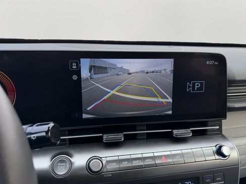 Used 2025 Hyundai Kona SEL image 25