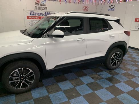 New 2026 Chevrolet TrailBlazer LT image 2