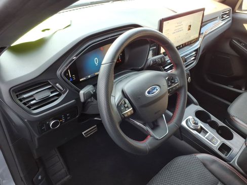 Certified 2023 Ford Escape ST-Line w/ Tech Pack #1 FWD image 17