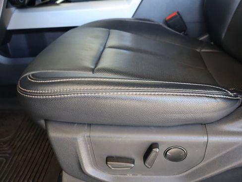 Used 2022 Ford F250 Lariat w/ Lariat Ultimate Package image 18