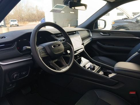 New 2026 Jeep Grand Cherokee Altitude image 27