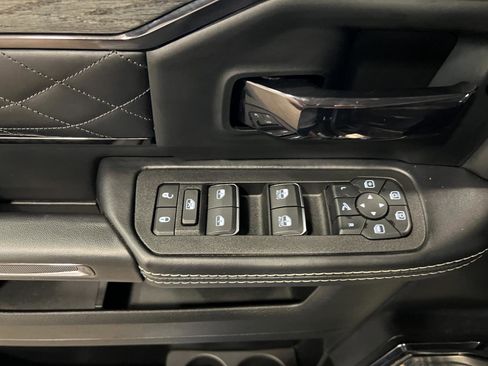 Used 2025 RAM 2500 Limited AWD/4WD image 27